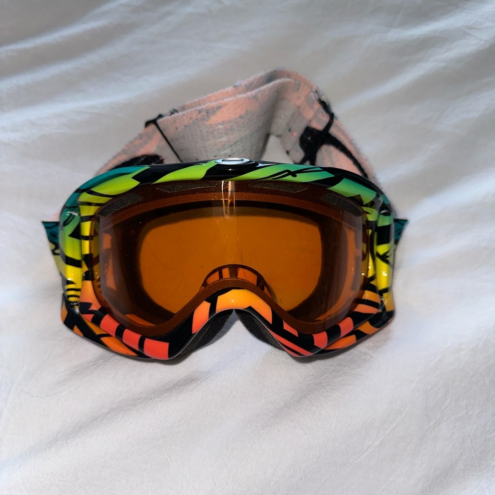 Women’s Oakley goggles